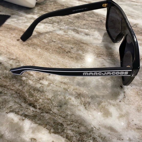 Marc Jacobs Sunglasses - Picture 4 of 8